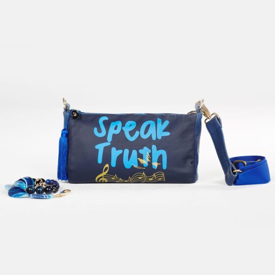 speak-truth-mini-zip-bag-02-untitled-barcelona